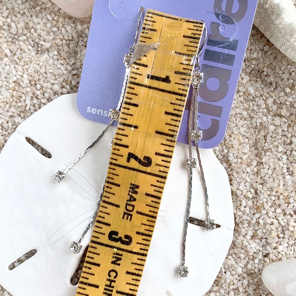 Rhinestone Dangle Earrings - Picture 3 of 3